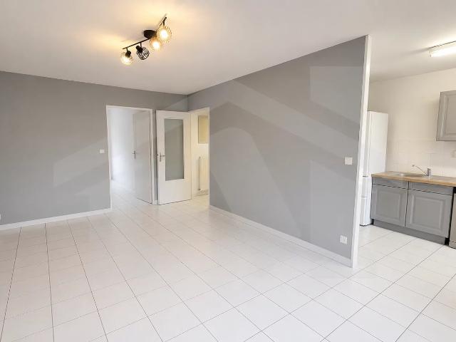 Résidence Le Jardin des Muses 4P+C traversant de 79,32 m2 a