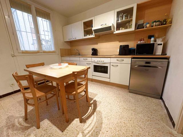Résidence Les Cigales Arles T3 RDC balcon et Parking