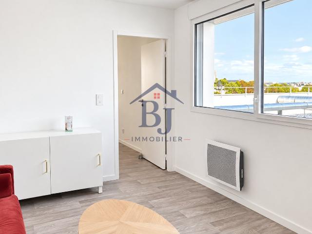 Appartement neuf dernier étage à louer 780 € par mois à Rennes