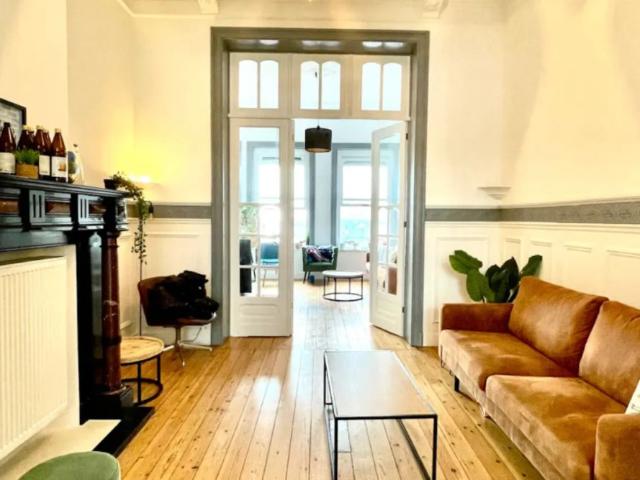 Residence to share, Vorst