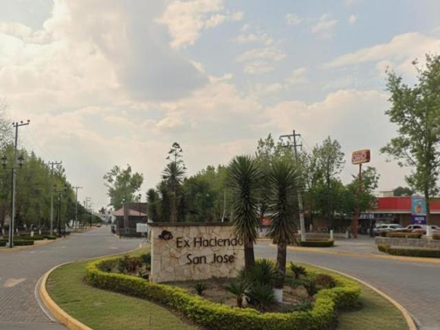 Residencia Moderna en Ex Hacienda San José – Acabados de Lujo y Seguridad