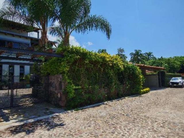 Residencia Moderna en venta en Jocotepec, San Juan Cosalá con vista al Lago de Chapala y la montaña