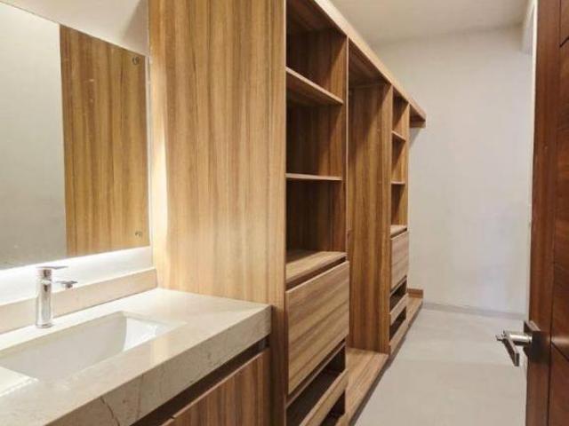 Residencia nueva con acabados de alto nivel, ubicada uno de los fraccionamientos más exclusivo