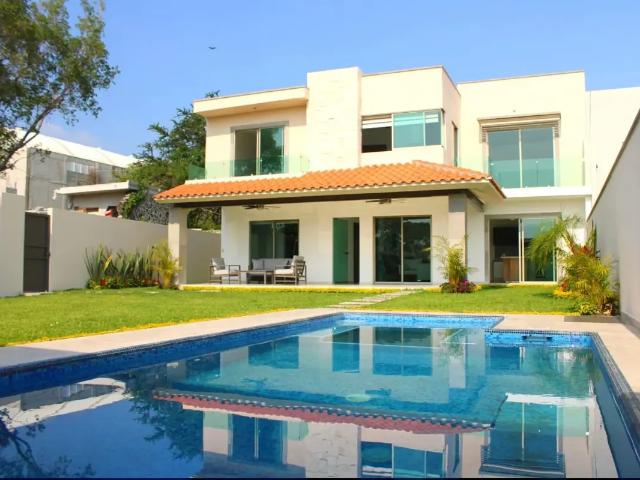 Residencia nueva en venta con 4 habitaciones, alberca privada en Xochitepec Morelos