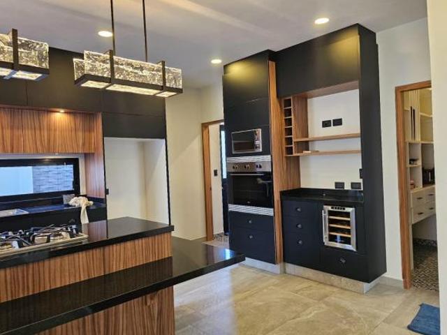 RESIDENCIA NUEVA EN VENTA EN ESQUINA EN FINCAS LAS MEMORIAS ATLIXCO PUEBLA