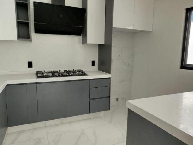 Residencia nueva 1 Recamara Planta Baja 4 recámaras total