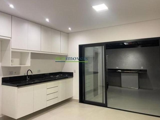 Residência à venda em Boiçucanga, São Sebastião SP: 3 quartos, 1 suíte, 2 salas, 1 banheiro, 2 vagas