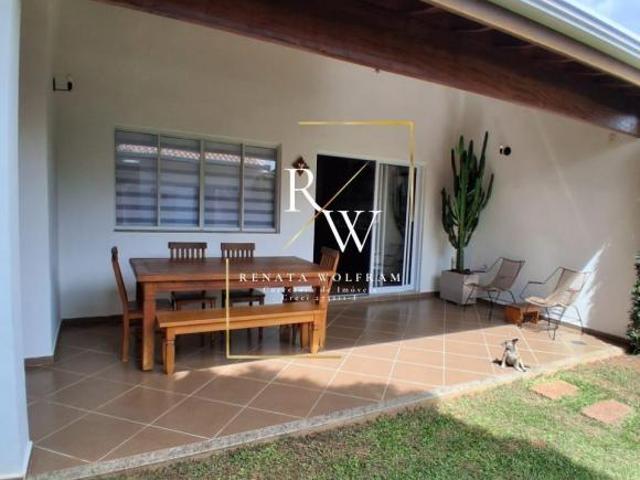 Residência à Venda em Indaiatuba SP: Casa com 3 Quartos, 2 Suítes, 1 Sala, 4 Vagas de Garagem e 170m