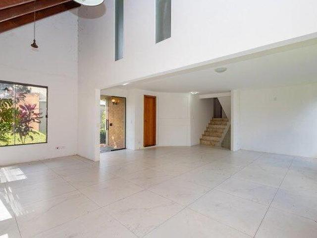RESIDÊNCIA ALTO PADRÃO | 4 QTOS COM 2 SUÍTES | BARREIRINHA | 350M²