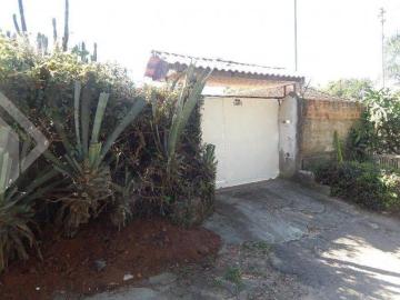 Residencia amplo terreno com tres dormitorios suite 3 banheiros garagens arvores frutiferas