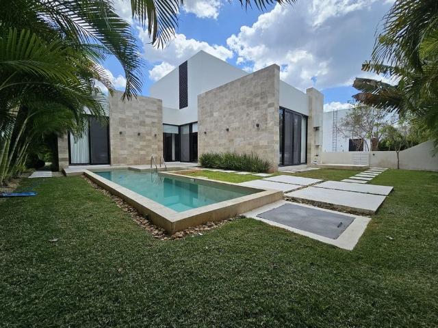 RESIDENCIA AMUEBLADA, CON PANELES SOLARES Y AIRE CENTRAL
