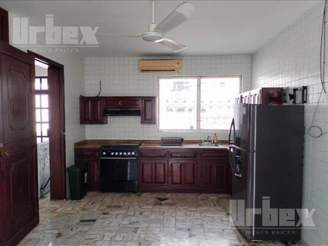 RESIDENCIA AMUEBLADA EN RENTA EN BOSQUES DE CAMPECHE