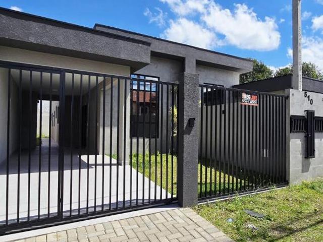 RESIDÊNCIA COM 3 QUARTOS, SENDO 1 SUÍTE E AMPLO QU