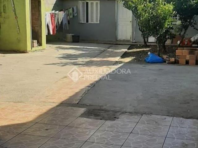 Residência com duas casas