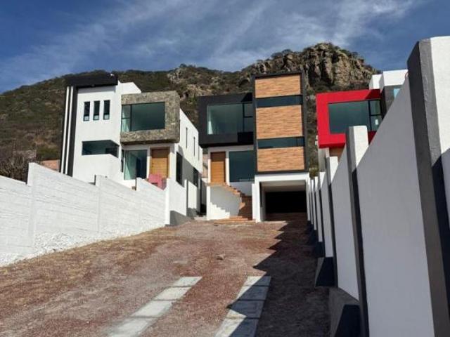 RESIDENCIA CON VISTA PANORAMICA 4 RECAMARAS 385 M TERRENO