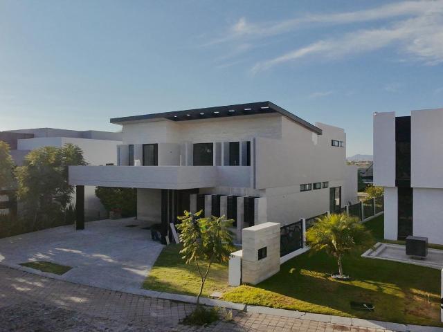 Casa en Venta en El Campanario, Quer?taro