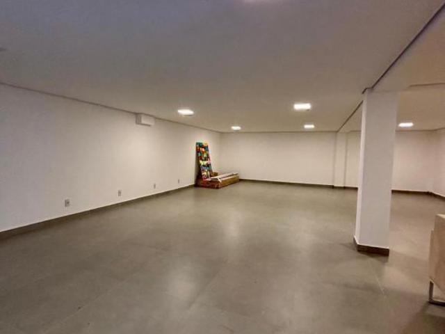 Residência Contemporânea Arquitetada por Alexandre Chaguri no Alphaville Nova Esplanada I