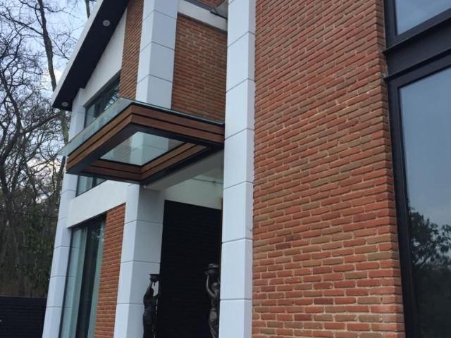 Residencia contemporánea de lujo con vista, jardín, terraza, calefacción en piso