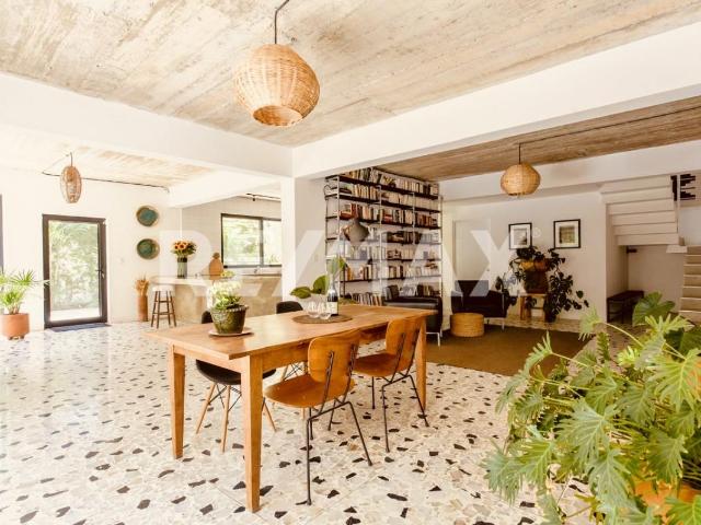 RESIDENCIA CONTEMPORÁNEA EN VENTA EN EL CENTRO HISTÓRICO DE OAXACA – COMPLETAMENTE RENOVADA Y CON TERRAZA PANORÁMICA
