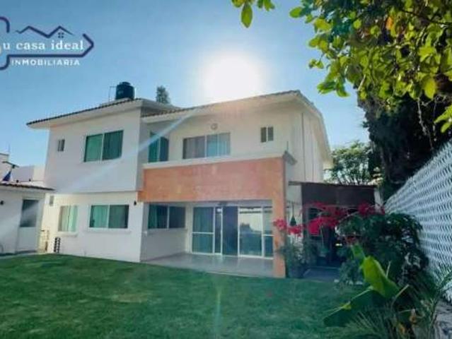 Residencia de alto nivel ubicada en fracc lomas de cocoyoc