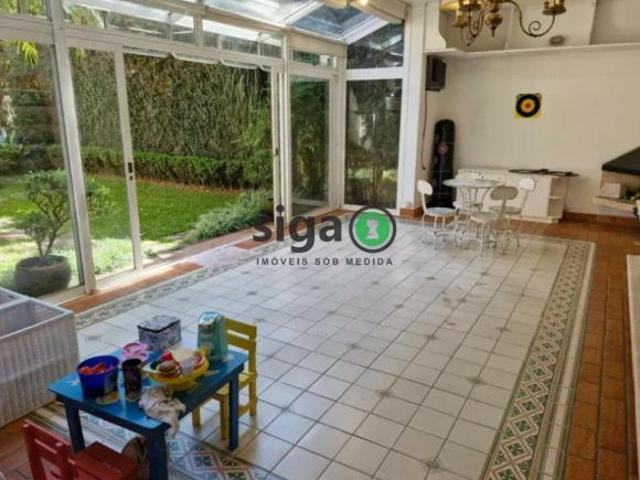 Residência de Alto Padrão com Projeto Arquitetônico Exclusivo e Eficiência Energética