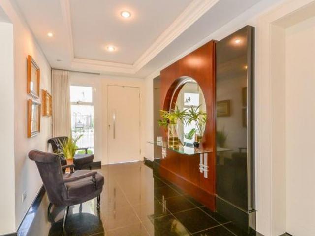 RESIDÊNCIA DE ALTO PADRÃO EXCLUSIVA NO JARDIM LOS ANGELES | SEMINÁRIO