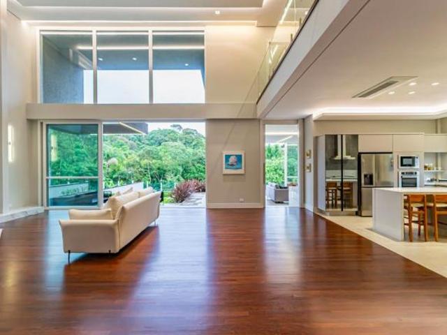 Residência de Alto Padrão 4 Suítes Reversível para 5 656m2 privativos
