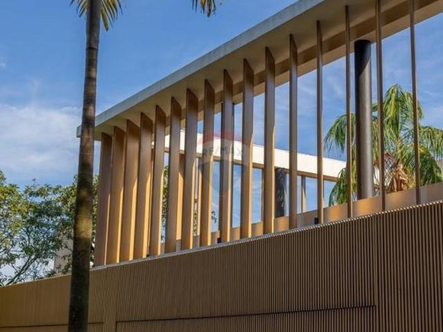 Residência de Altíssimo Padrão com Arquitetura Exclusiva – Projeto Otto Felix Village Visconde de