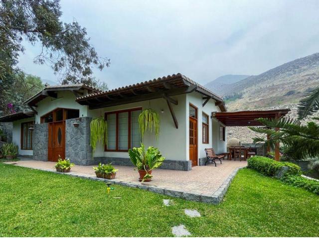 Residencia De Campo Con Amplios Jardines Y Piscina – Los Cóndores, Chaclacayo