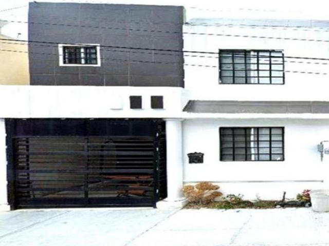 ¡Residencia de dos niveles con ubicación privilegiada!