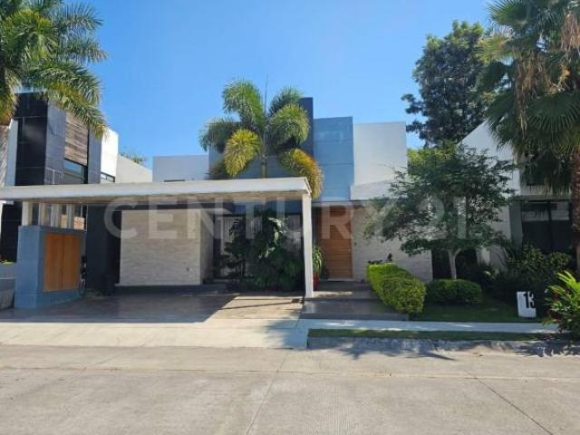 Residencia de dos plantas en VENTA, 1ra etapa, vista a Campo
