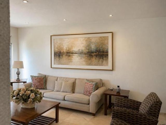 Residencia de Lujo con Alberca en Chapalita | 900 m² de Terreno | $38 MDP