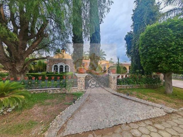 Residencia de lujo con alberca en La Herradura Campestre