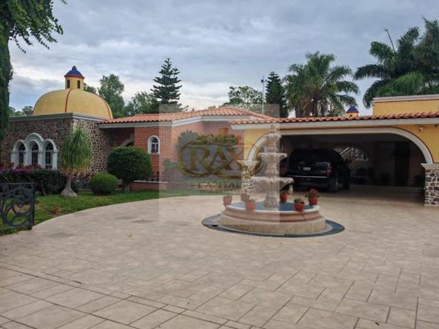 Residencia de lujo con alberca en La Herradura Campestre