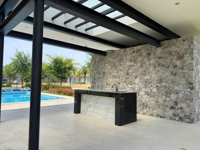 RESIDENCIA DE LUJO CON AMENIDADES PREMIUM Y TECNOLOGÍA SUSTENTABLE