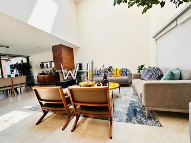 Residencia de Lujo con Doble Altura y Jardín en Valle de las Fuentes, Calimaya