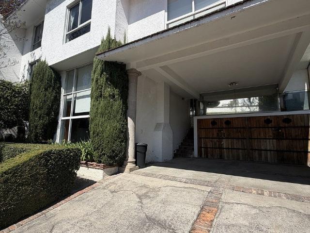 Casa en Condominio con Doble Filtro de Seguridad