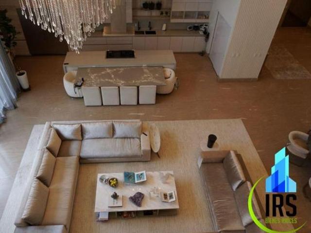 Residencia de lujo en fraccionamiento privado más exclusivo de Saltillo