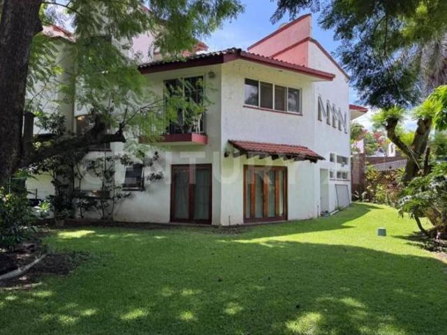 RESIDENCIA DE LUJO EN JARDINES DE REFORMA CON MAS DE 1000 MTS DE JARDIN