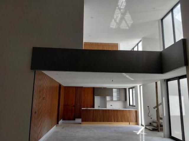 RESIDENCIA DE LUJO EN JARDINES DEL CAMPESTRE