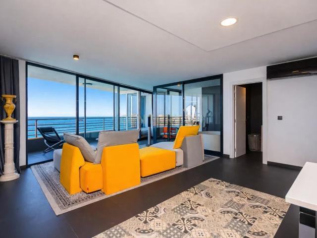 Residencia de lujo en primera linea con vistas infinitas al Mediterráneo Albufereta, Alicante
