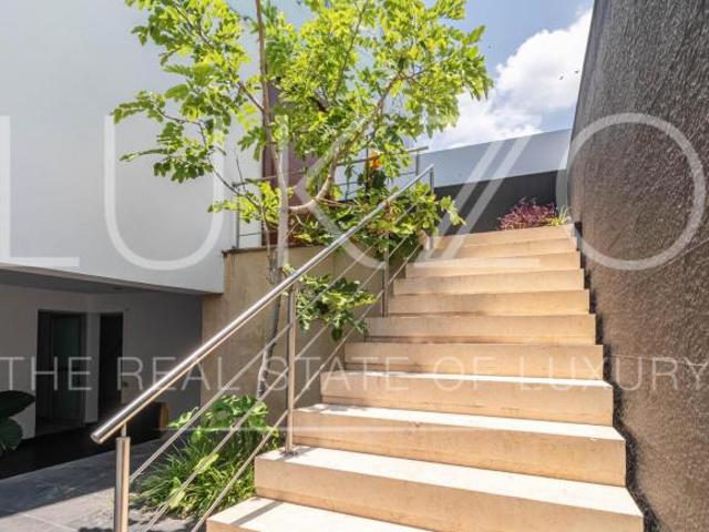 Residencia de Lujo en Real de Tetela, Cuernavaca. Mármol, Maderas Finas