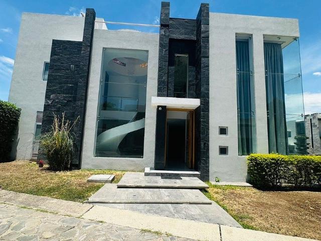 Residencia de Lujo en Venta – Coto Novaterra, Zona Real