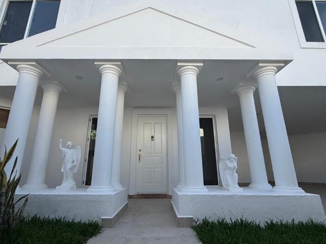 Residencia de lujo en venta, Col. Las Villas Tampico