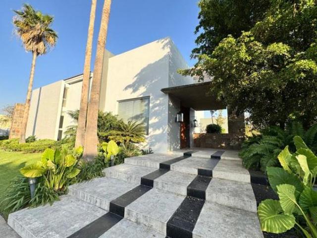 Residencia de Lujo en Venta en Colinas de San Javier