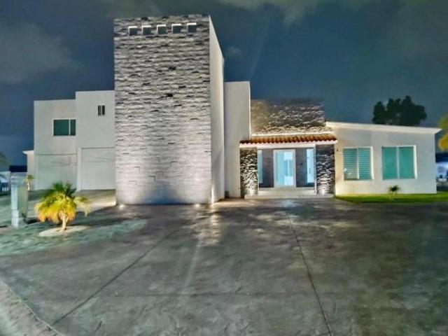 RESIDENCIA DE LUJO EN VENTA | JARDINES DEL LAGO | AL PONIENTE DE LA CD,T 1552mts, C 628mt