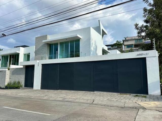 Residencia de lujo en Venta sobre Av. Naciones Unidas, Opción a 4 rec