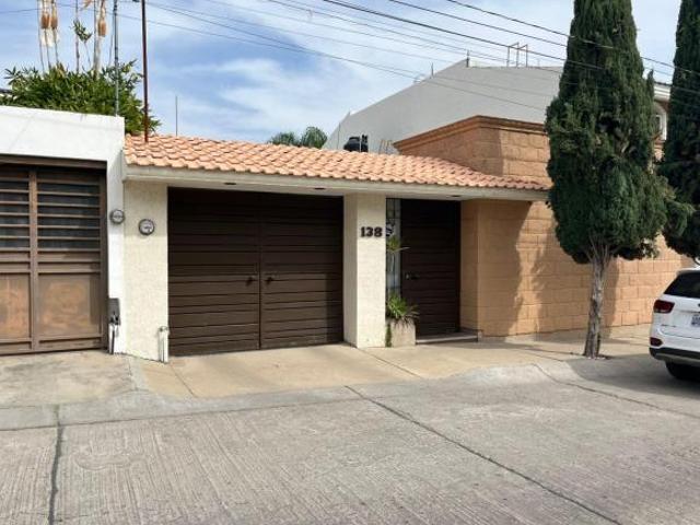 Residencia de Lujo en Villas del Campestre – León, Gto