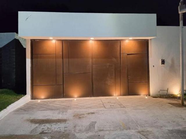 Residencia de lujo, unica en su tipo en fracc la Huerta en gob. Curiel nen Tlaq. acabados de lujo