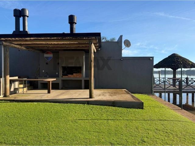 Residência de Luxo: Conforto e Lazer Exclusivo